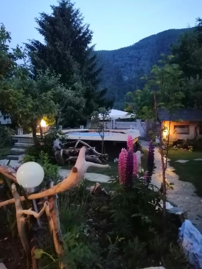 Apartma Zeus Jesenice Exteriör bild