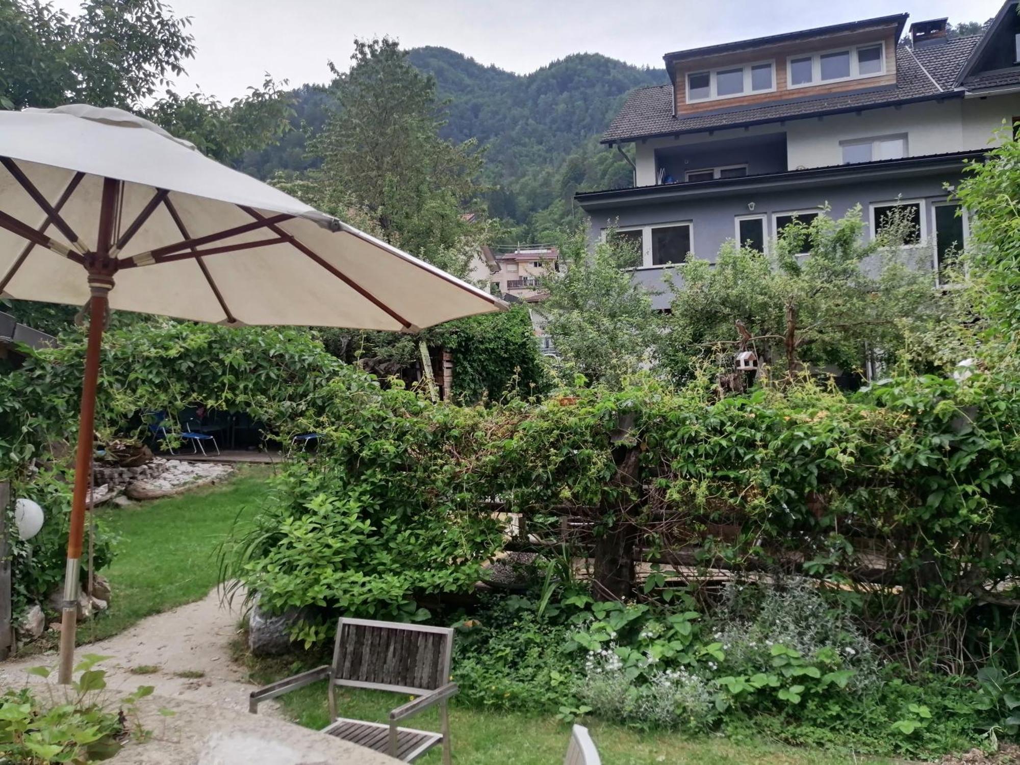 Apartma Zeus Jesenice Exteriör bild